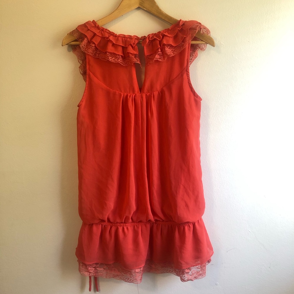 AKIRA Ruffle Top - Picture 2 of 2